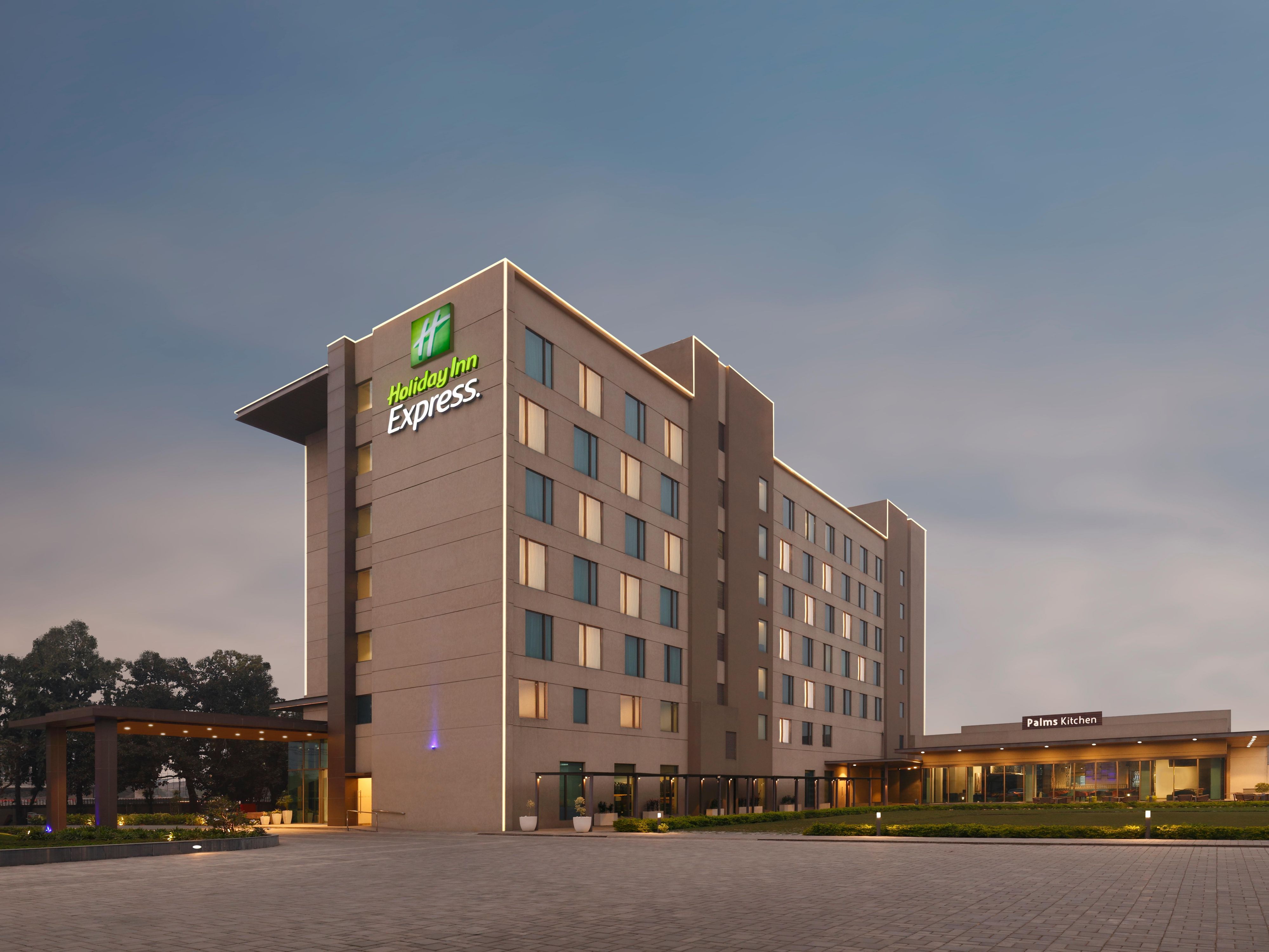 Holiday Inn Kolkata Airport-img